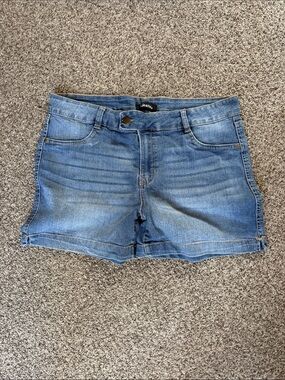 d. jeans Women's Faded Blue Denim Shorts